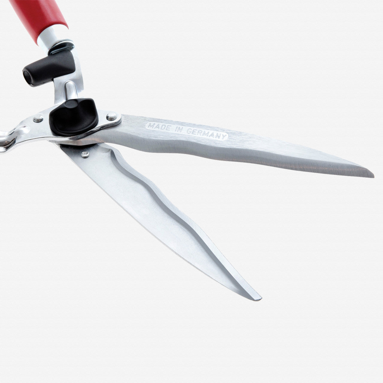 Berger Hedge Shear with Wavy Blades, Wood Handle, 24" - BG4590 - KC Tool