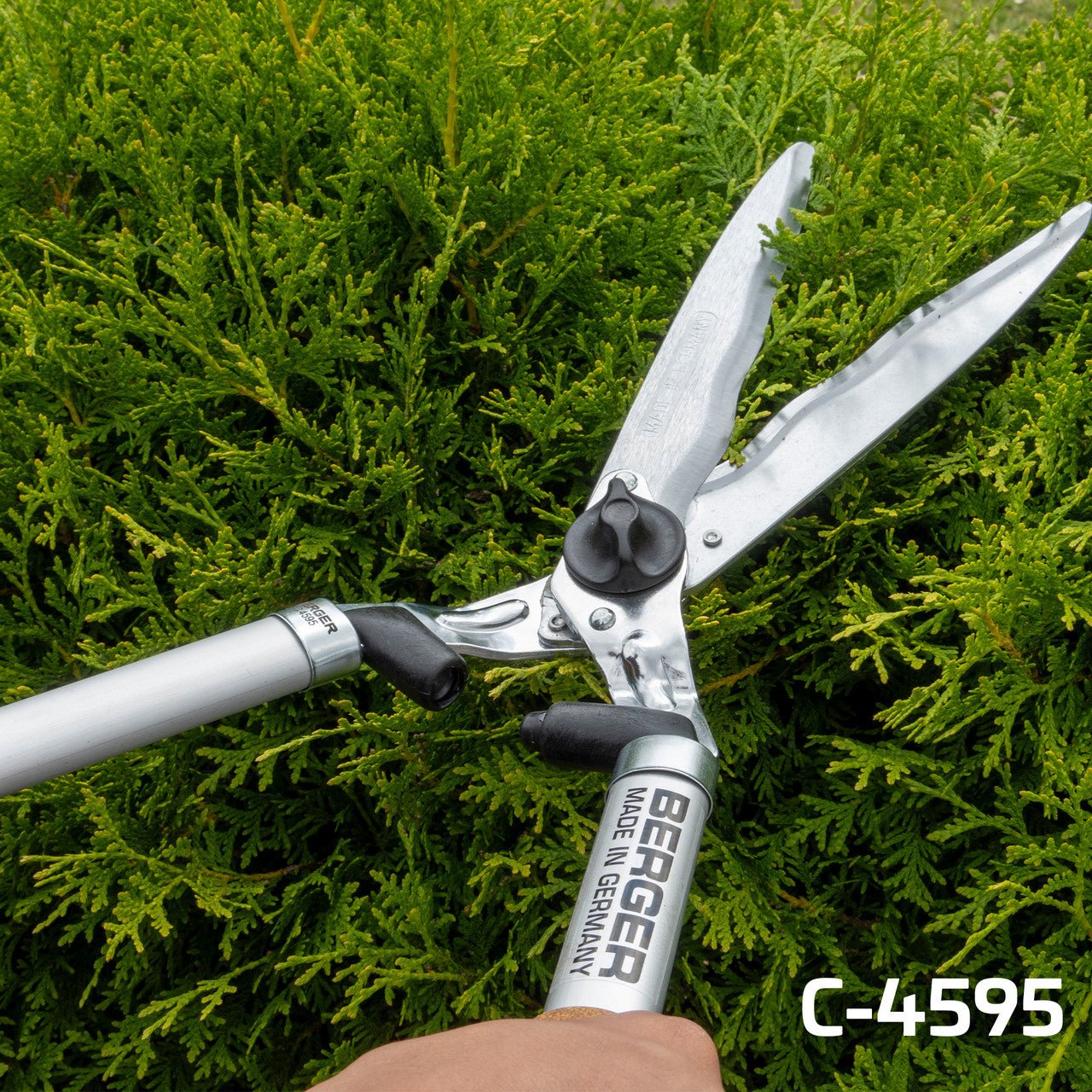 Berger Hedge Shears with Aluminum Handles and Cork Grips, Wavy Blades, 24" - BGC4595 - KC Tool