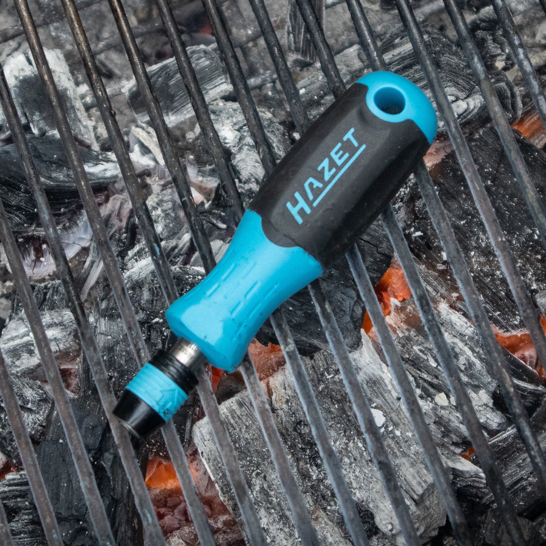 Hazet 811BH 1/4" Locking Bit Holding Screwdriver with 3K Handle, 136 mm - HZ811BH - KC Tool