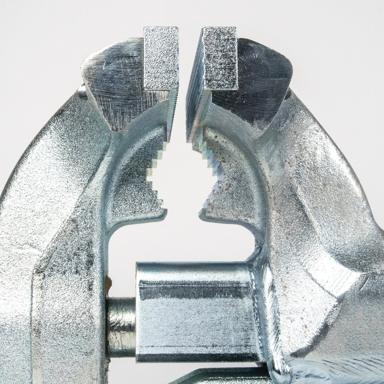 Heuer Bench Vise, Size 140, with Replaceable Jaws, Completely Galvanized - BH101143 - KC Tool