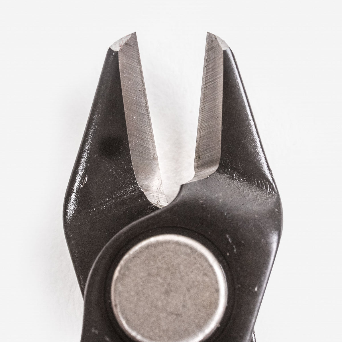 Knipex 6" Slim Knips Precision Cutting Pliers with Belt Holder - Lacquered Steel - 7861150V01 - KC Tool