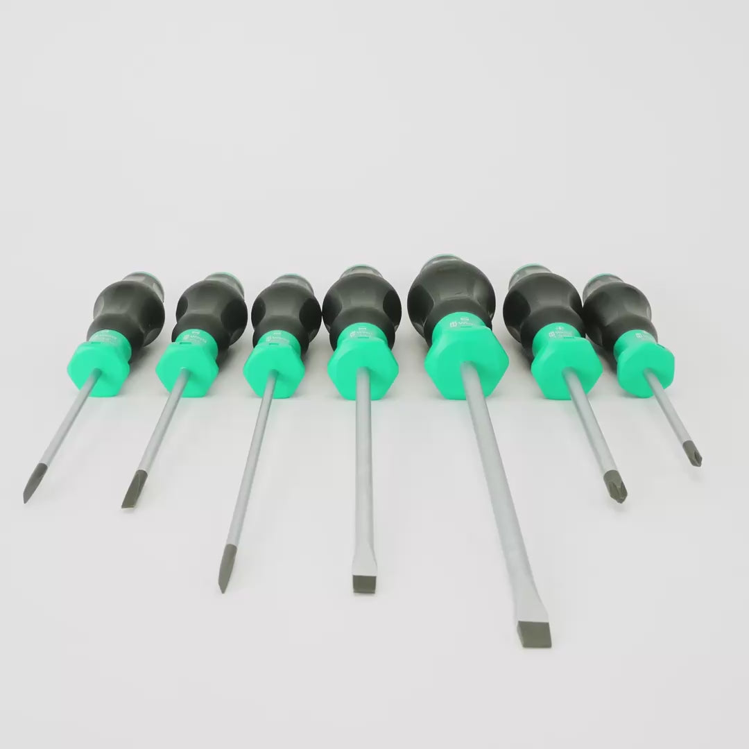 Load video: Wera 345246 Kraftform Comfort Slotted/Phillips Screwdriver Set