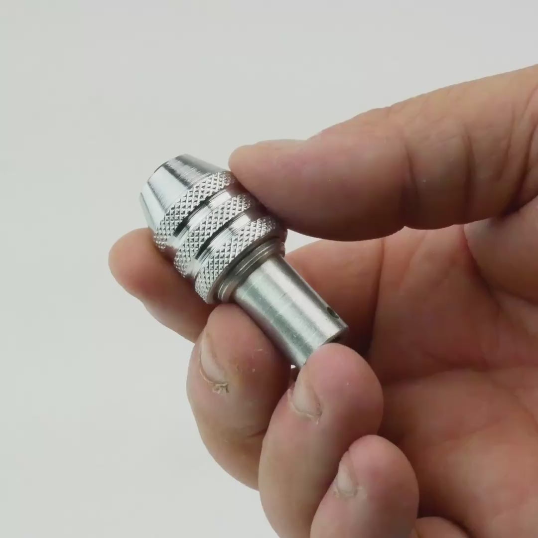 Load video: Gedore E-8553 SP Quick-clamp tap wrench with 1/4" square drive, M3-M6 taps