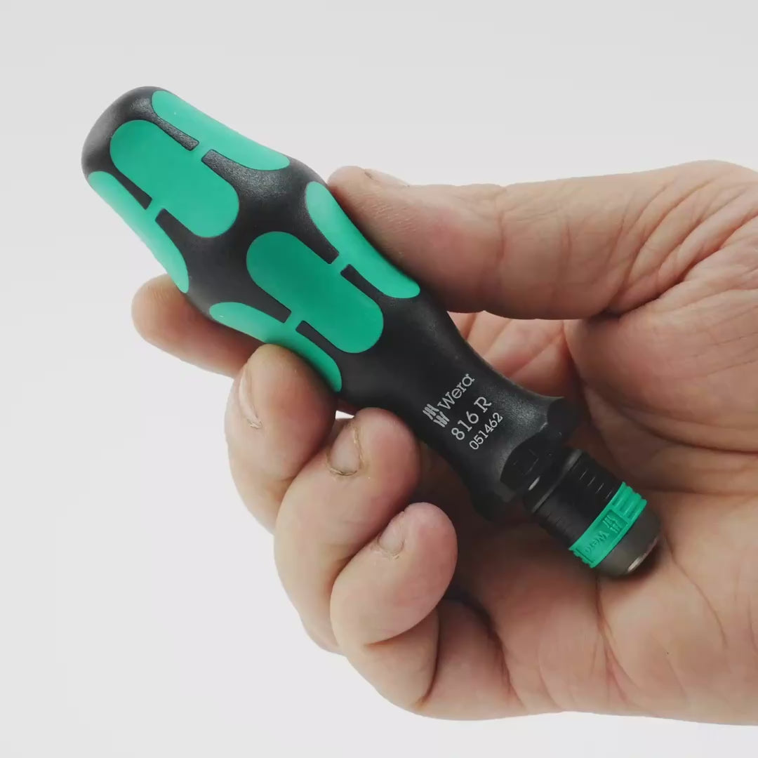 Load video: Wera 051462 Rapidaptor Bitholding Screwdriver Handle