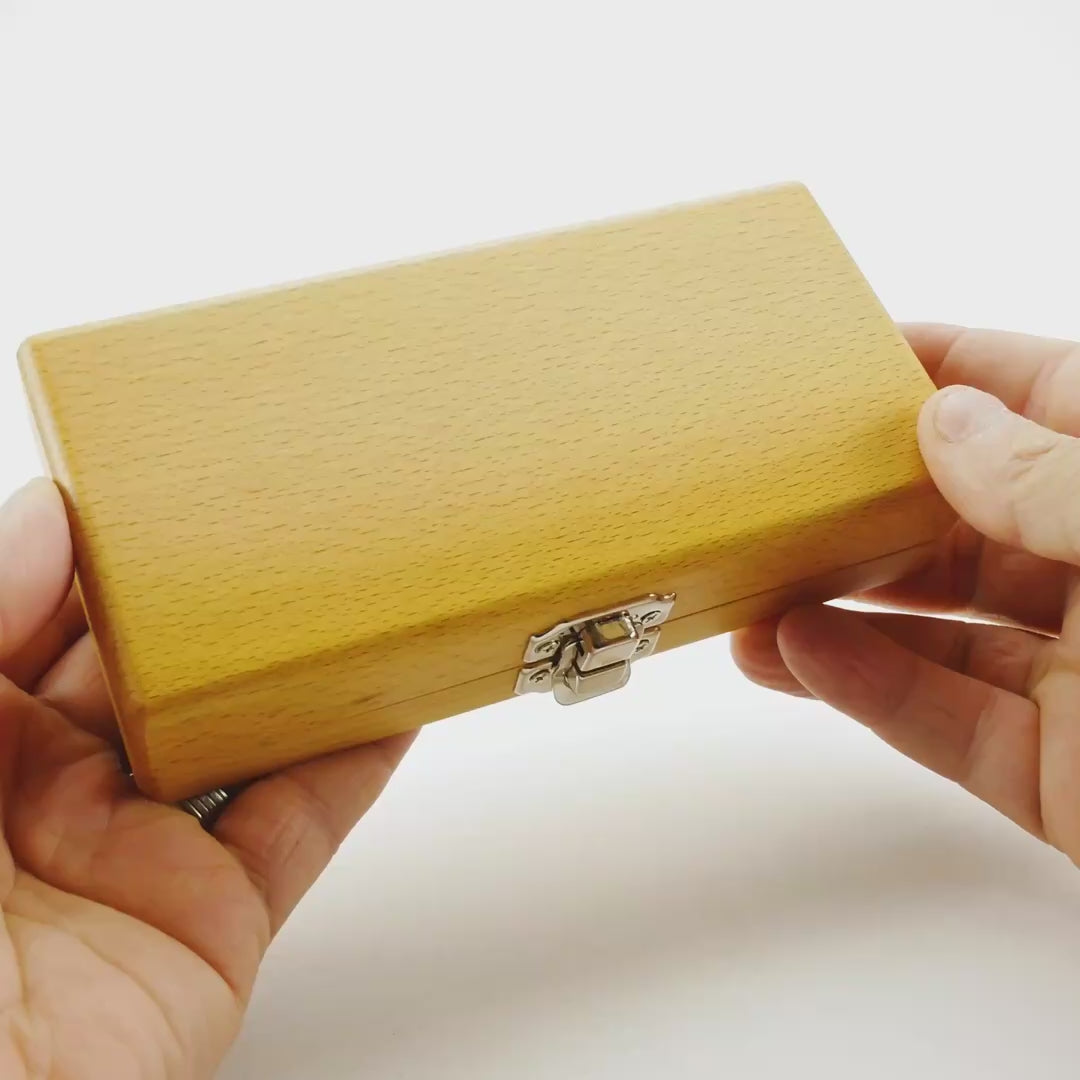 Load video: Felo XS 18 Classic 18 pc Wood Case Set - Metric