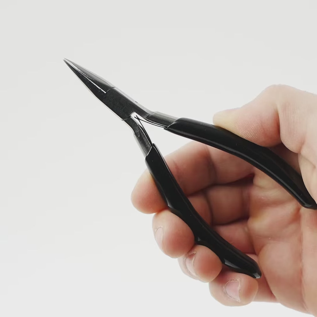 Load video: Stahlwille 6540 ESD Electronics snipe nose pliers, 125 mm