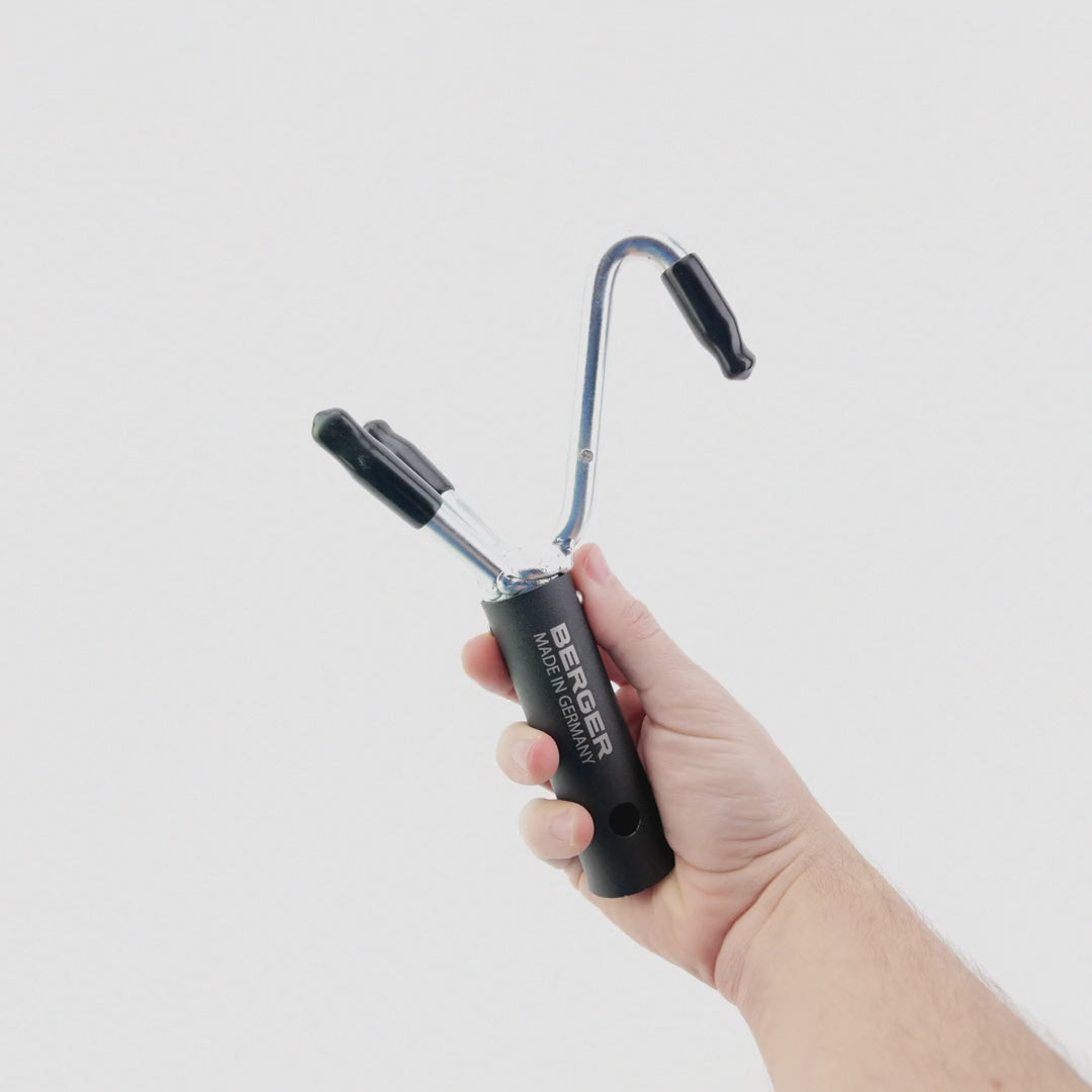 Load video: Berger ArboRapid Claw Hook
