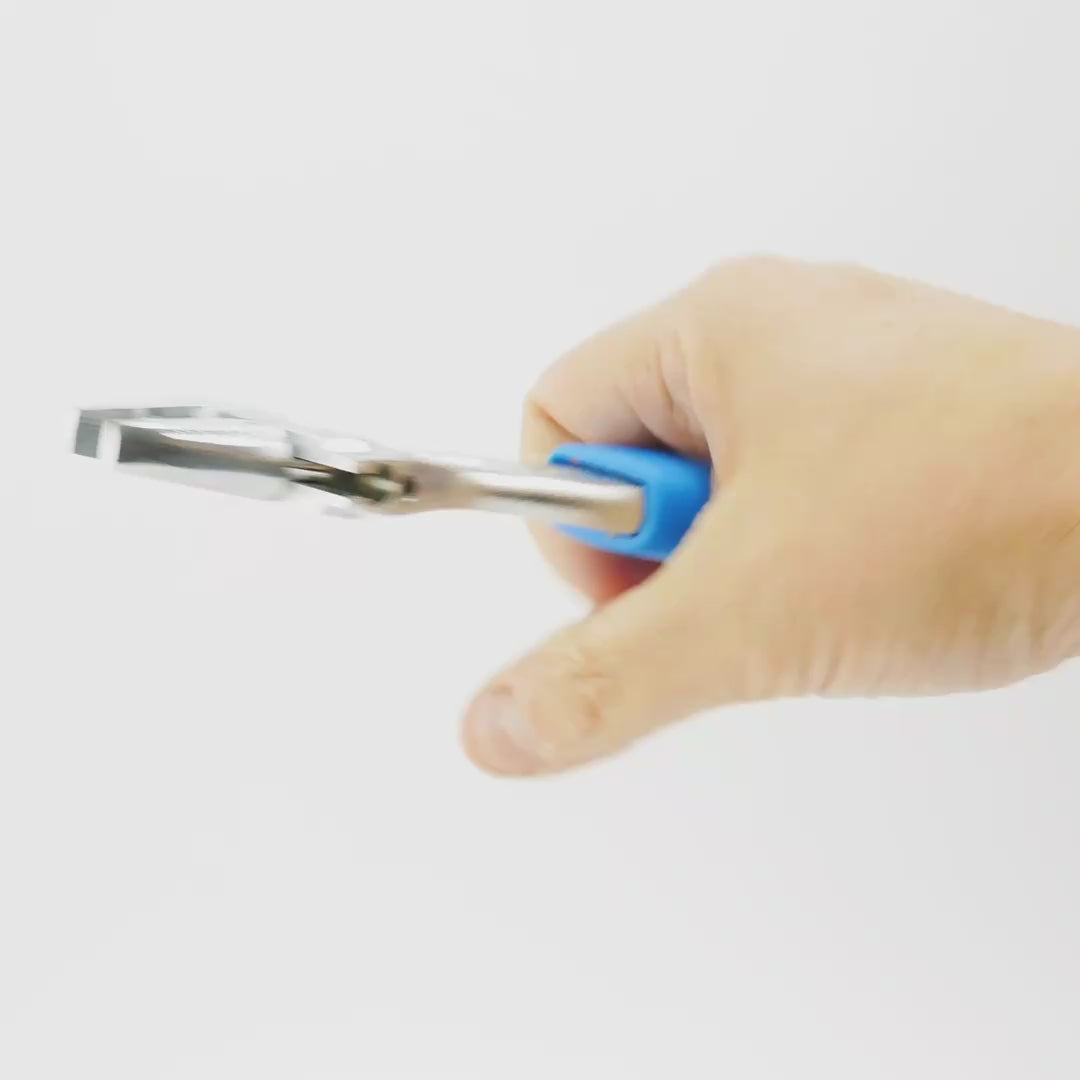 Load video: Gedore 60 S 8 JC Adjustable spanner, open end, chrome-plated with 2C-handle