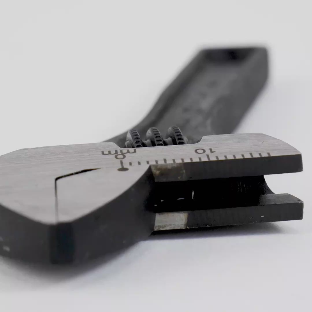 Load video: Hazet 279-4 4" Open-End Wrench, adjustable