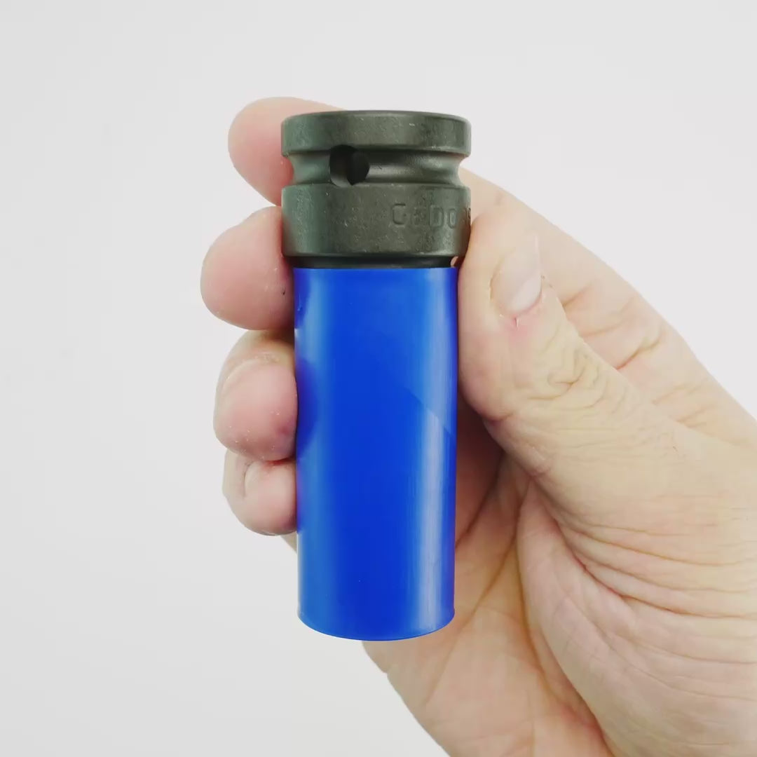 Load video: Gedore K 19 LS 17 Impact socket 1/2" with protective sleeve, 17 mm