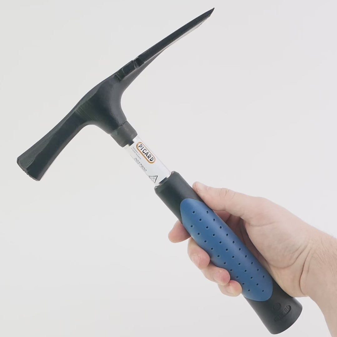 Load video: Picard 276 Toothed Masons' Hammer with Steel Handle, Berlin Pattern, 600g