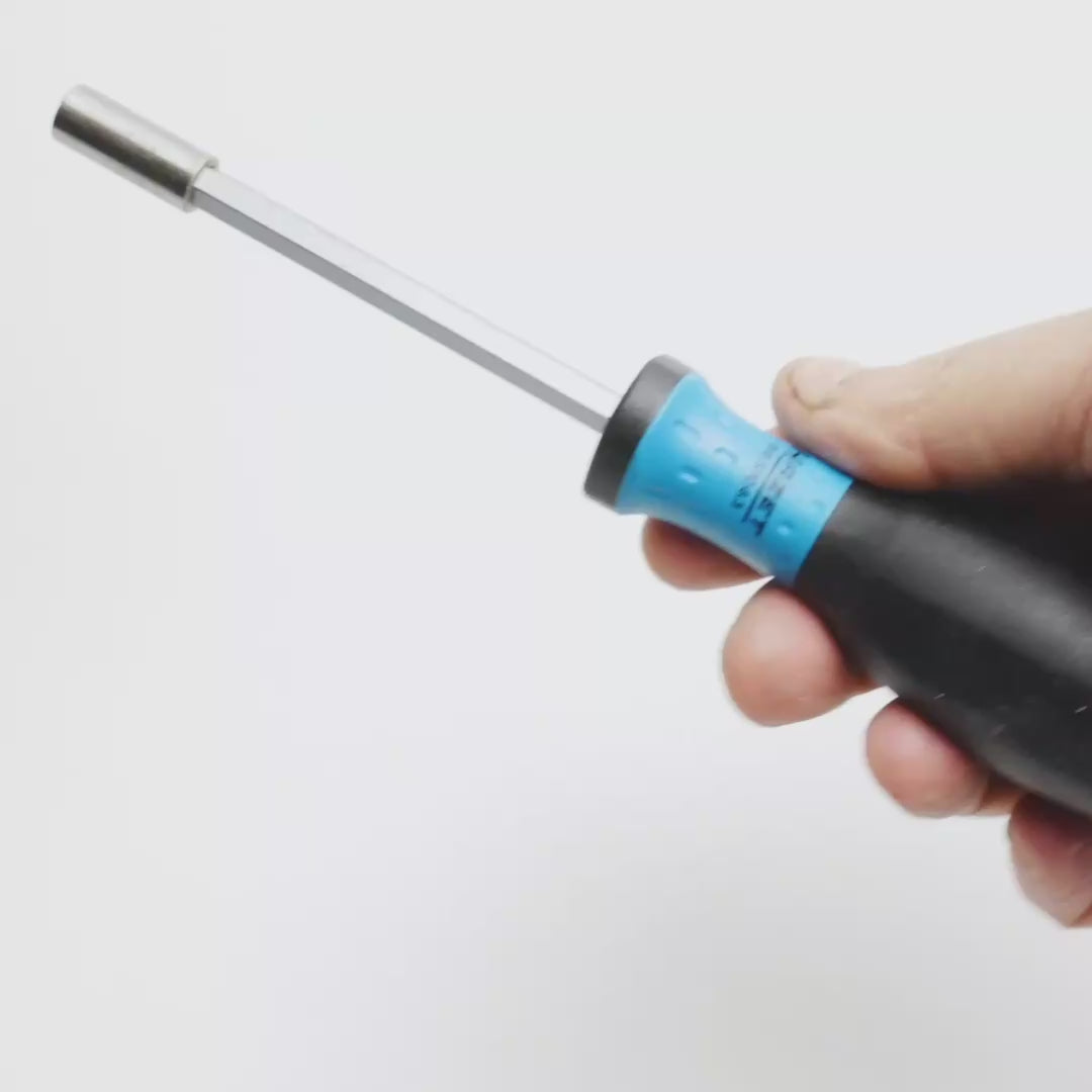 Load video: Hazet 810SPC-6.3 1/4" x 100mm Magnetic Bit Holding Screwdriver