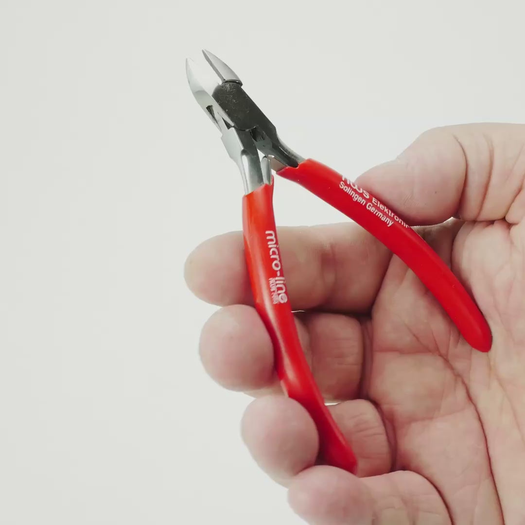 Load video: NWS 4.25" Micro Side Cutter - Flush Cut - MicroFinish - Plastic Grip