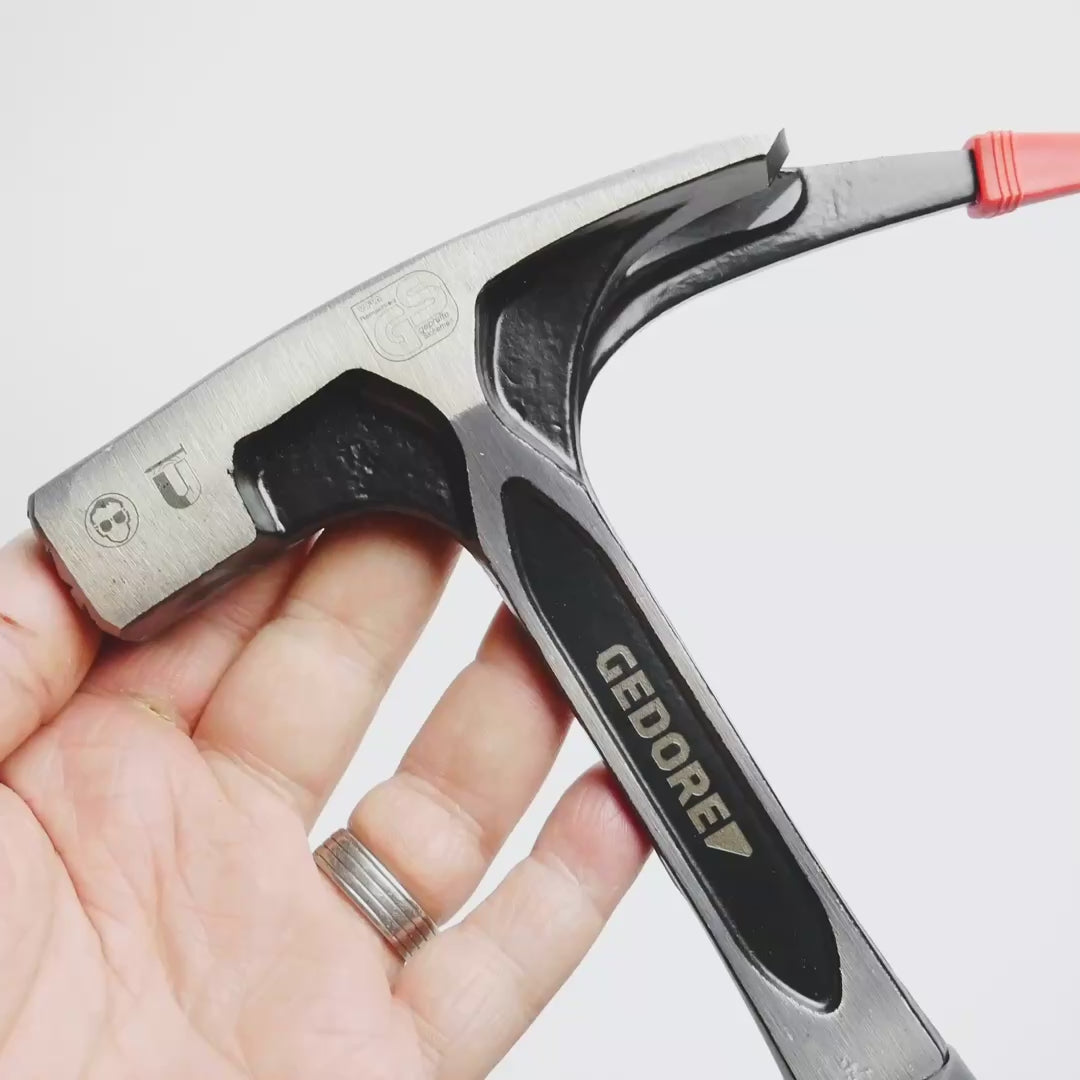 Load video: Gedore 75 GSTM Carpenter's hammer