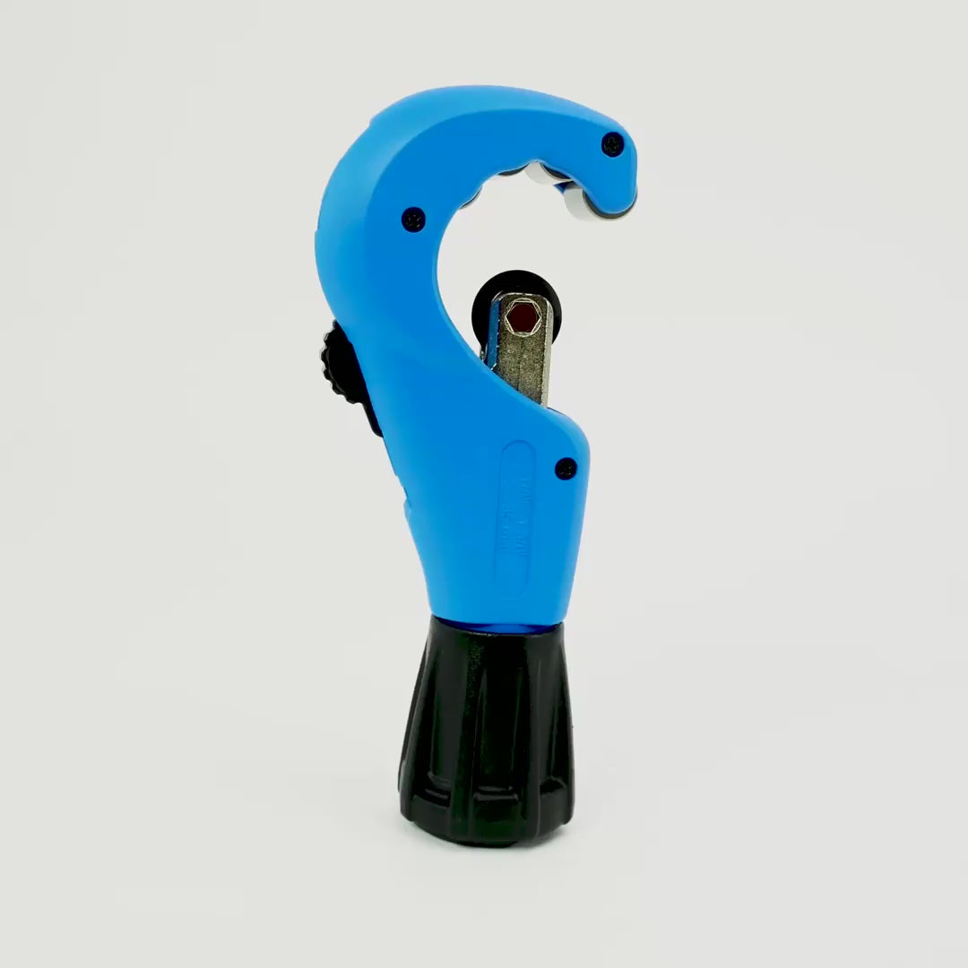 Load video: Gedore 2250 3  Pipe cutter for copper pipes 3-35mm