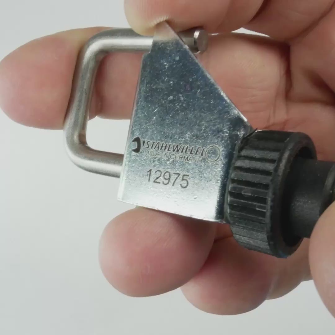 Load video: Stahlwille 12975 Fuel Hose Clamp
