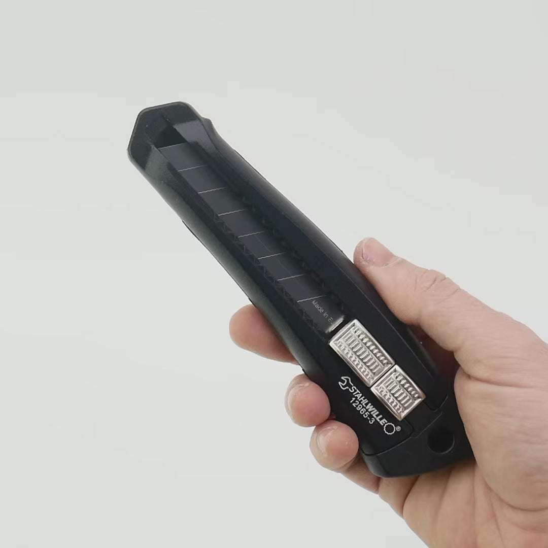 Load video: Stahlwille 12965-3 Snap-off Blade Utility Knife, 18 mm
