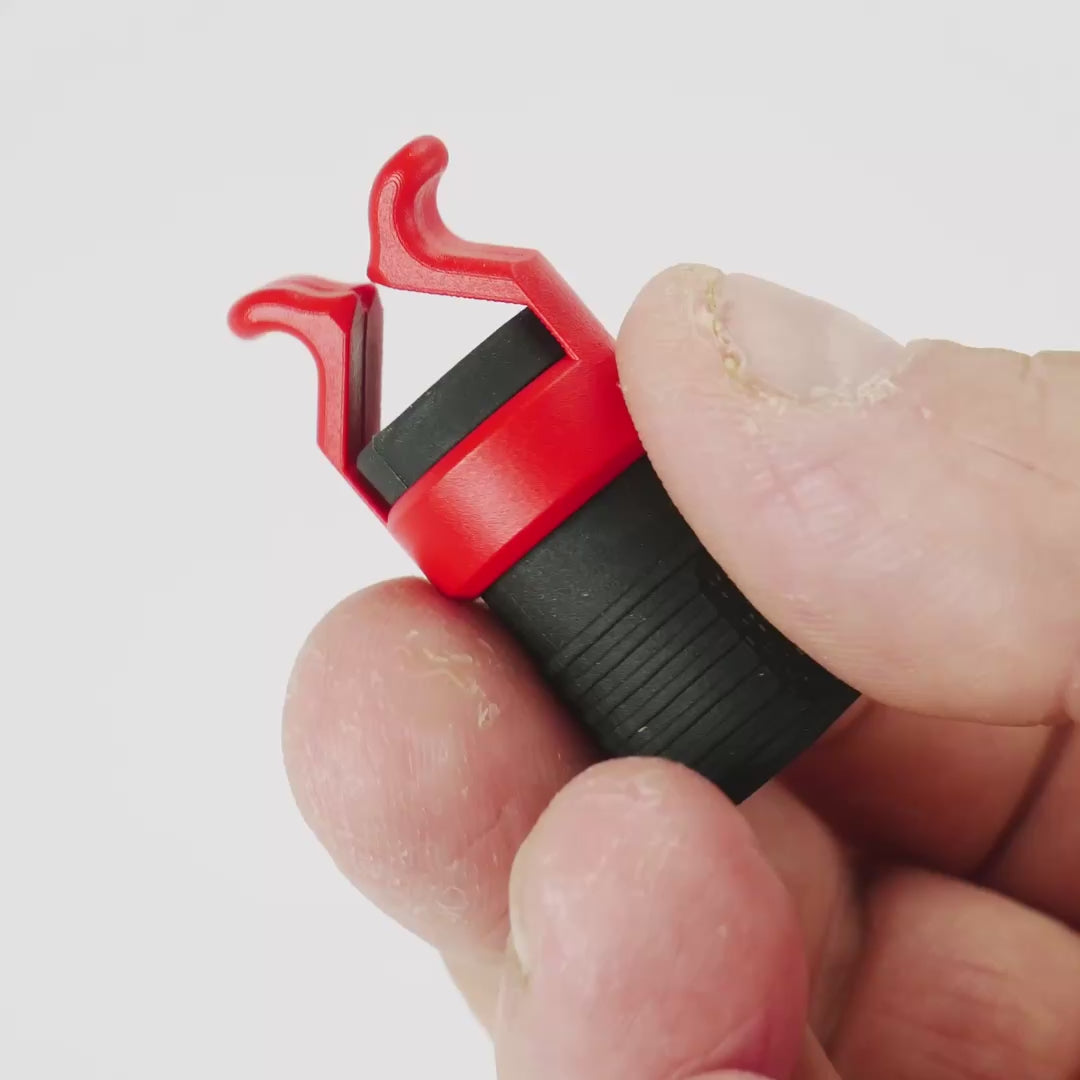 Load video: Wera 073681 Screw Gripper Attachment for Screwdrivers, Long Bits and L-keys