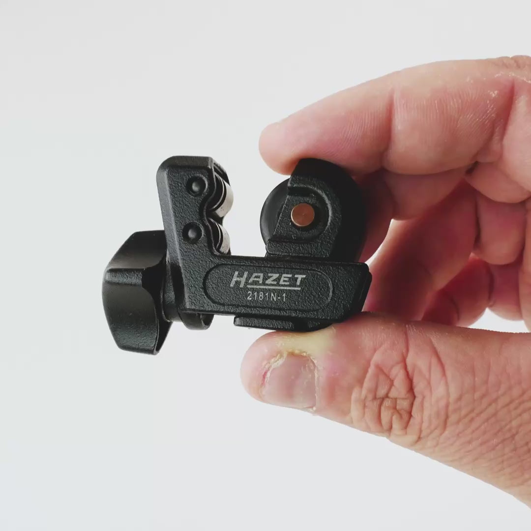 Load video: Hazet 2181N-1 Tube cutter, small design
