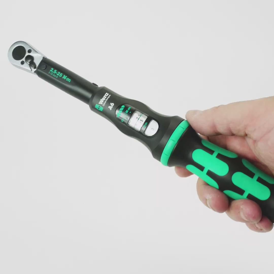 Load video: Wera 075605 Torque Wrench 2.5-25 Nm Reversible Ratchet 1/4" Bitholding