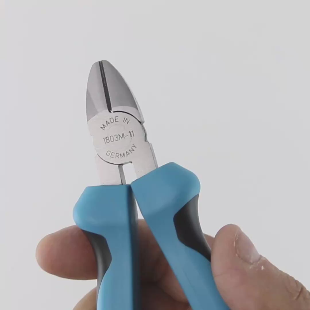 Load video: Hazet 1803M-11 Diagonal cutter 145mm - Polished